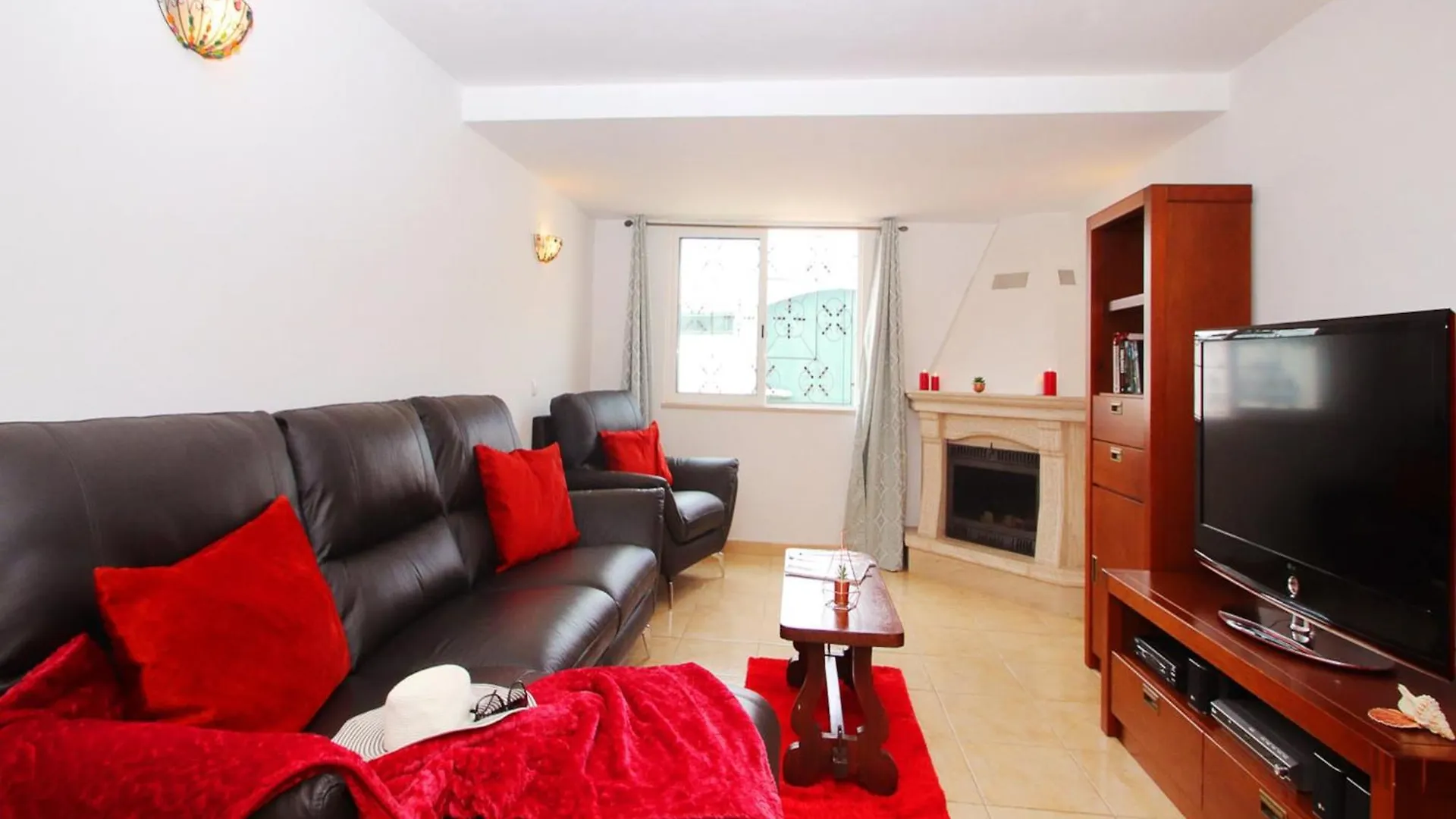 Spacious Villa In Albufeira