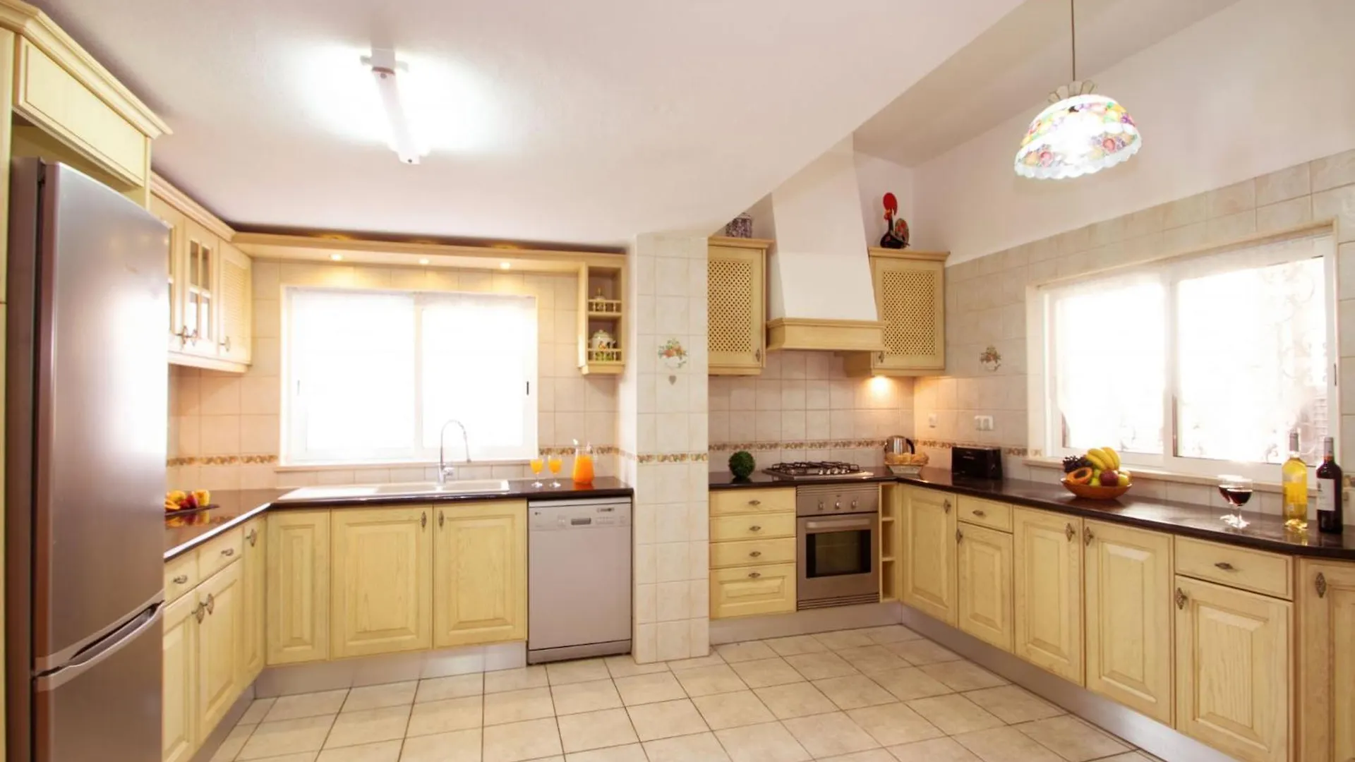 Spacious Villa In Albufeira