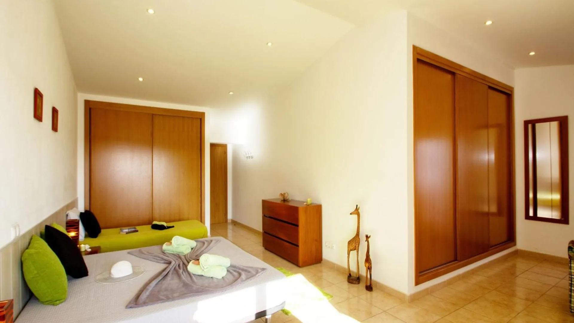 Spacious Villa In Albufeira