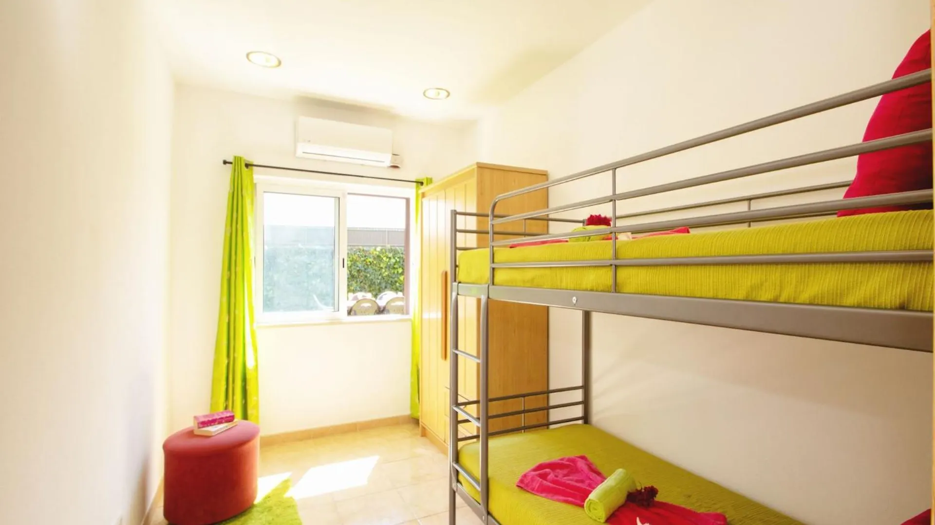 Spacious Villa In Albufeira