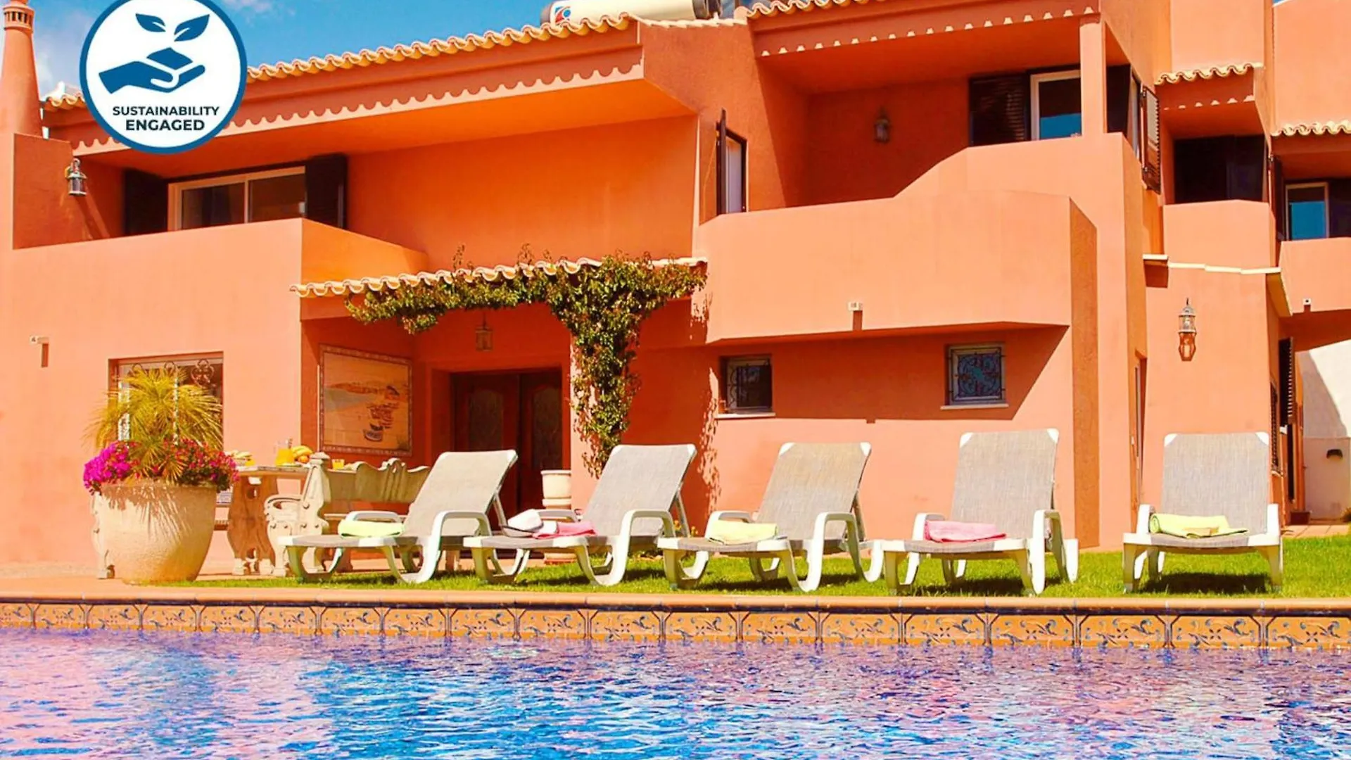 Spacious Villa In Albufeira